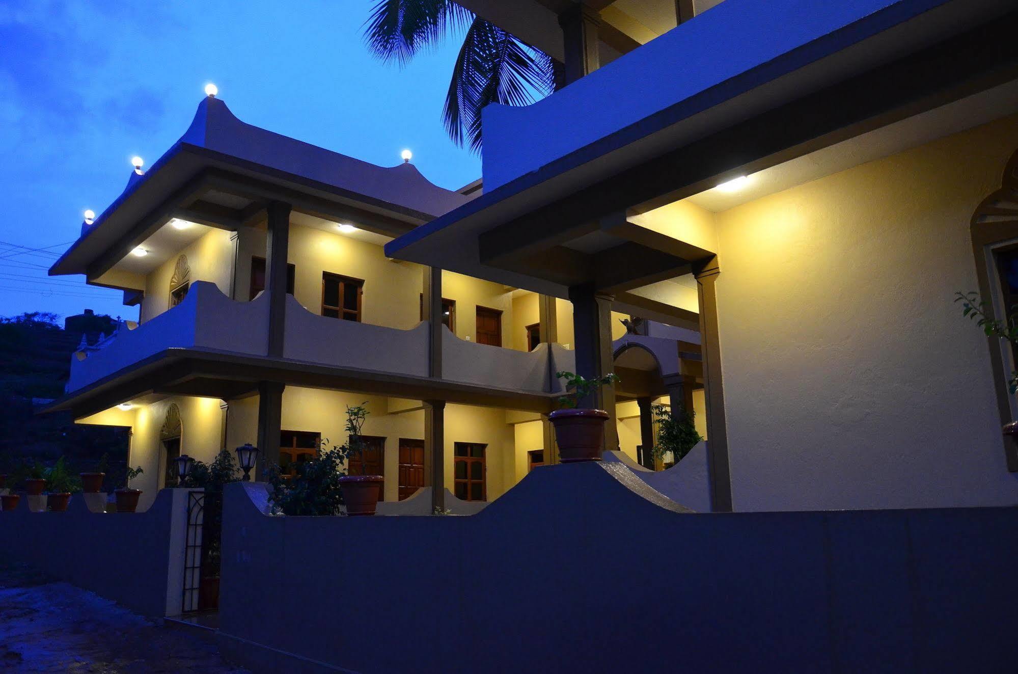 Hotel Garima Of Mandrem Extérieur photo